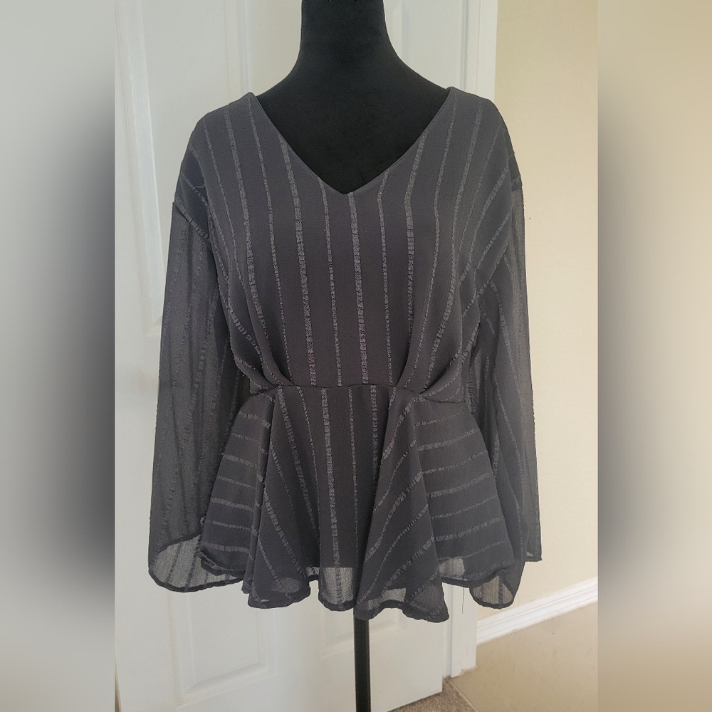 Medium NY&Co Peplum Top
